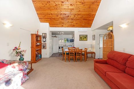 Photo of property in 2/30 Wharf Road, Te Atatu Peninsula, Auckland, 0610