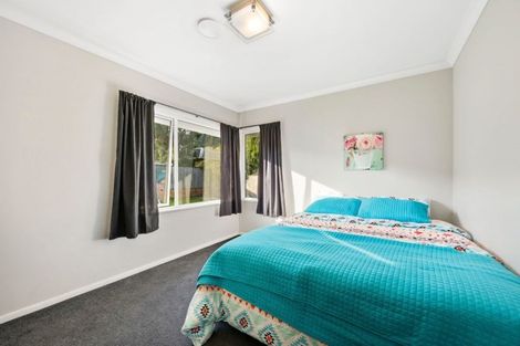 Photo of property in 343 Stokes Valley Road, Stokes Valley, Lower Hutt, 5019