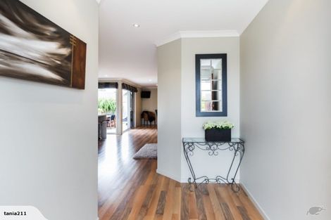 Photo of property in 10 Chestnut Close, Kelvin Grove, Palmerston North, 4414