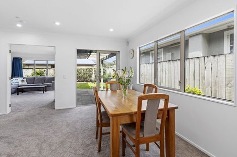 Photo of property in 12 Cambridge Street, Tawa, Wellington, 5028