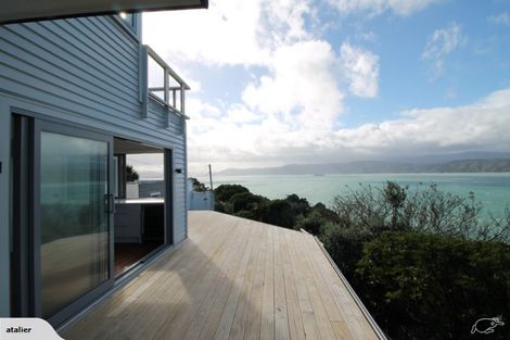 Photo of property in 26 Tai Paku Paku Road, Karaka Bays, Wellington, 6022