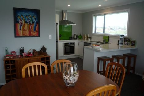 Photo of property in 2 Manuka Street, Papamoa Beach, Papamoa, 3118