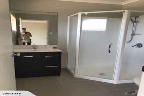 Photo of property in 11 Mural Place, Greenhithe, Auckland, 0632