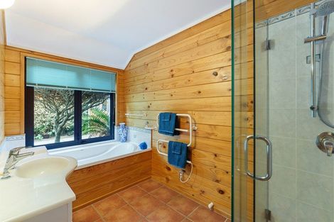 Photo of property in 16 Alexander Street, Waikanae, 5036