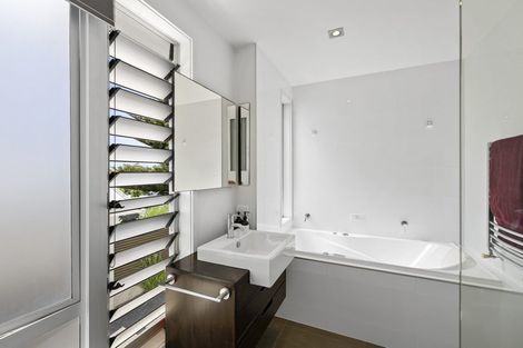 Photo of property in 90b Buller Street, New Plymouth, 4312