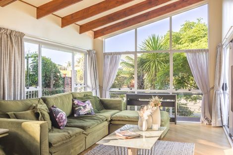 Photo of property in 19 Westpark Drive, West Harbour, Auckland, 0618