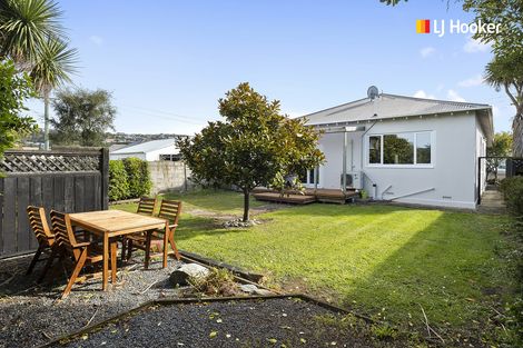 Photo of property in 23 Hargest Crescent, Saint Kilda, Dunedin, 9012