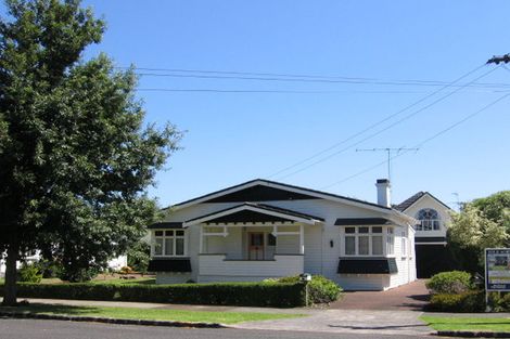Photo of property in 15 Oak Street, Royal Oak, Auckland, 1023