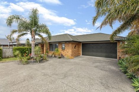 Photo of property in 34 Blackwood Drive, Wattle Downs, Auckland, 2103