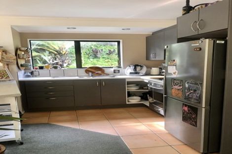 Photo of property in 279 Motutara Road, Muriwai, Waimauku, 0881