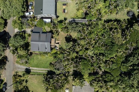 Photo of property in 126 Garden Road, Piha, New Lynn, 0772