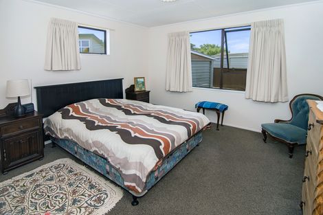 Photo of property in 1 Lowes Place, Solway, Masterton, 5810