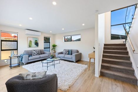 Photo of property in 33a Jillteresa Crescent, Half Moon Bay, Auckland, 2012