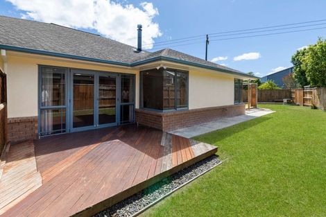 Photo of property in 64 Royal Oak Drive, Kelvin Grove, Palmerston North, 4414