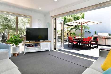 Photo of property in 33 Millennial Way, Orewa, 0931