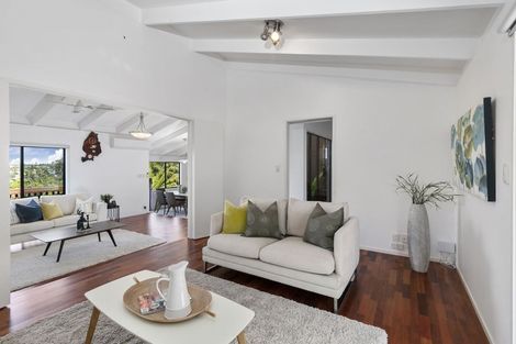 Photo of property in 1/9 Reynolds Place, Torbay, Auckland, 0630