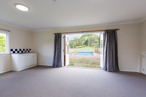 Photo of property in 218 Annandale Road, Kumeu, 0782