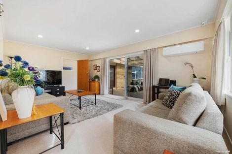 Photo of property in 13 Quibray Place, Botany Downs, Auckland, 2010