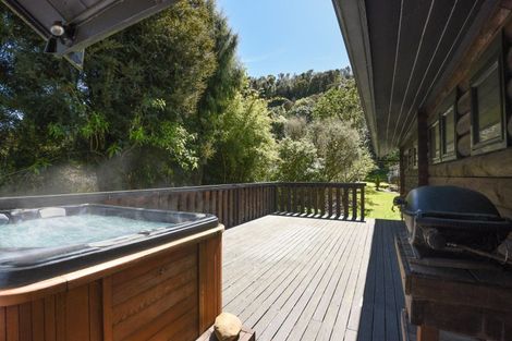 Photo of property in 16 Tombleson Road, Lake Rotoma, Rotorua, 3074