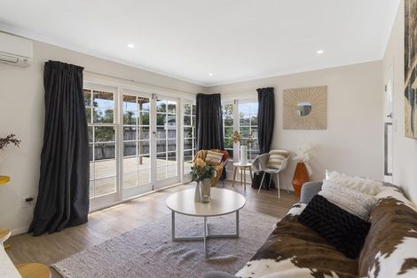 Photo of property in 1/1 Cooper Place, Papakura, 2110