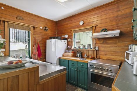 Photo of property in 159 Sutherland Road, Lyall Bay, Wellington, 6022