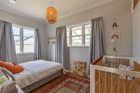 Photo of property in 5 Barker Road, Marewa, Napier, 4110