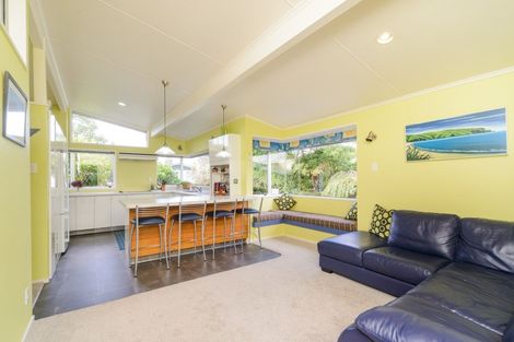 Photo of property in 6 Dunk Place, Milson, Palmerston North, 4414