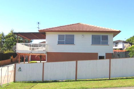 Photo of property in 12 Pahi Place, West Harbour, Auckland, 0618