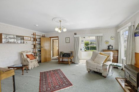 Photo of property in 32 Pempsey Street, Silverstream, Upper Hutt, 5019