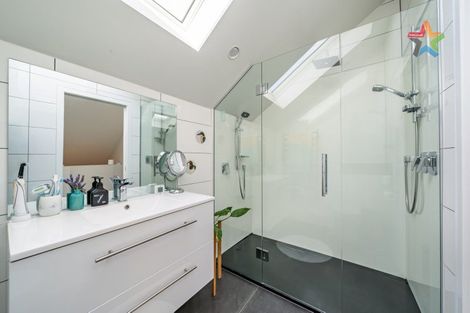 Photo of property in 46 Milne Terrace, Island Bay, Wellington, 6023