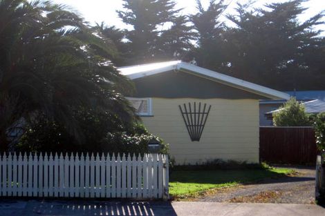 Photo of property in 10 Hardie Grove, Featherston, 5710