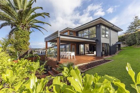Photo of property in 142 West Harbour Drive, West Harbour, Auckland, 0618