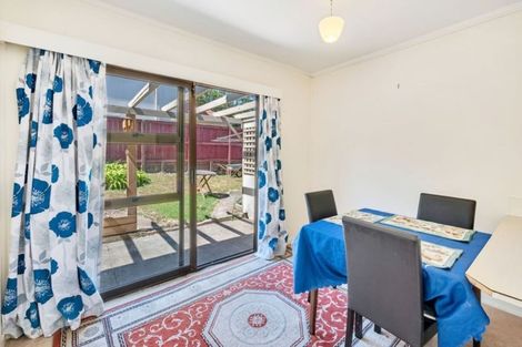 Photo of property in 1/51 Seaview Road, Castor Bay, Auckland, 0620