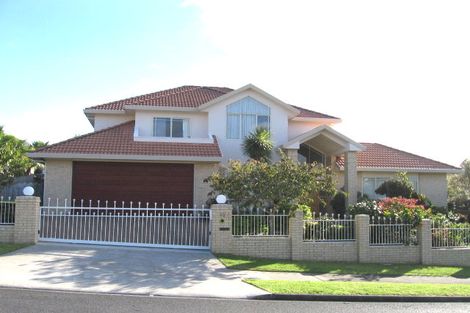 Photo of property in 32 Wiltshire Place, Somerville, Auckland, 2014