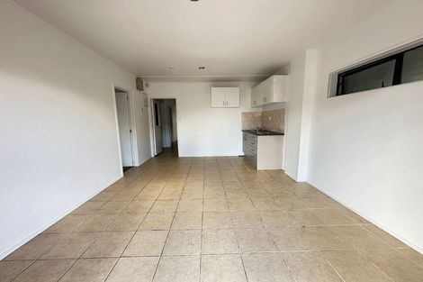 Photo of property in 30 Royal Road, Massey, Auckland, 0614