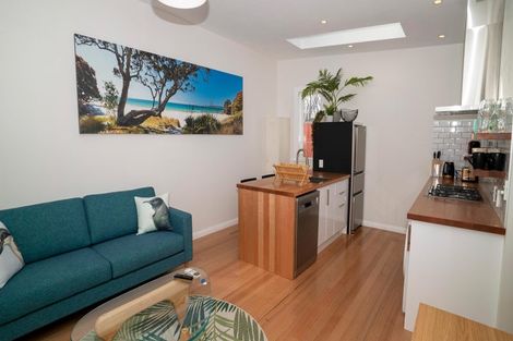 Photo of property in 197 Sutherland Road, Lyall Bay, Wellington, 6022