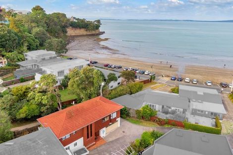 Photo of property in 2/30 Manly Esplanade, Browns Bay, Auckland, 0630