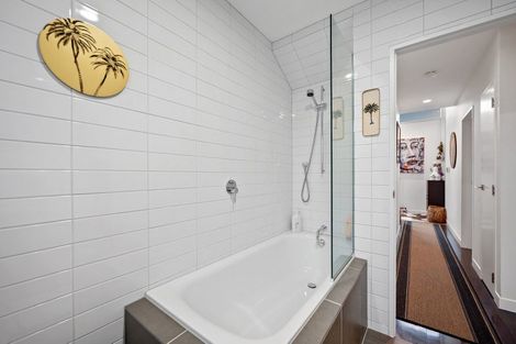 Photo of property in 2/2a Earnoch Avenue, Takapuna, Auckland, 0622