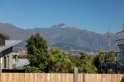 Photo of property in 8 Dow Close, Wanaka, 9305