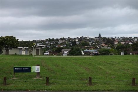 Photo of property in 1/72 Millhouse Drive, Northpark, Auckland, 2013