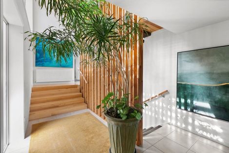 Photo of property in 91 Paynters Avenue, Strandon, New Plymouth, 4312