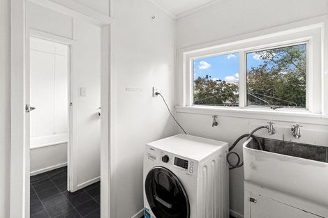 Photo of property in 74 Gover Street, New Plymouth, 4310