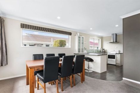 Photo of property in 25 Ambleside Drive, Burnside, Christchurch, 8053