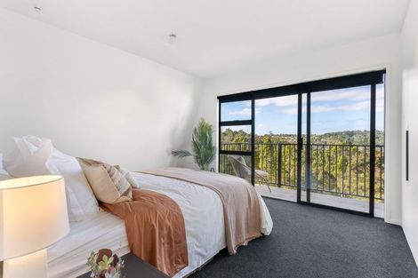 Photo of property in 2/42 Island Road, Beach Haven, Auckland, 0626