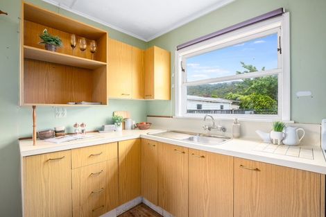 Photo of property in 76 Peel Place, Wainuiomata, Lower Hutt, 5014