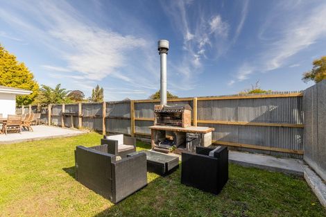 Photo of property in 14 De Bloge Place, Burwood, Christchurch, 8061