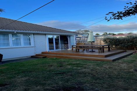 Photo of property in 182 Waimumu Road, Massey, Auckland, 0614