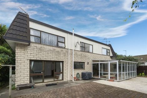 Photo of property in 11 Jamell Place, Avonhead, Christchurch, 8042