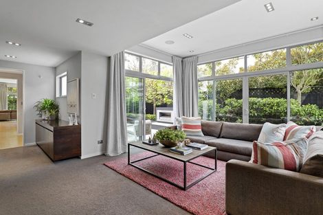 Photo of property in 35 Waiwetu Street, Fendalton, Christchurch, 8052