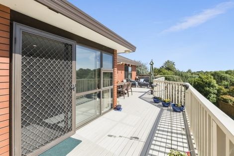 Photo of property in 11 Greenwood Place, Fitzherbert, Palmerston North, 4410